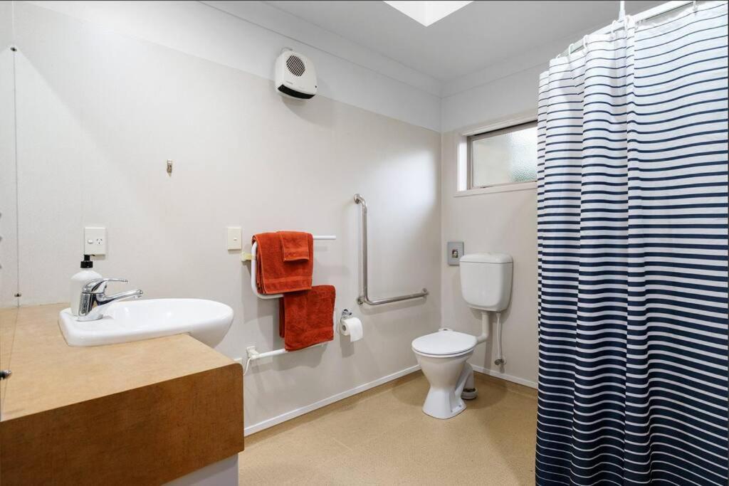 Sunny, Quiet, 2-Bedroom Unit In Fabulous Location! Cambridge Exterior photo