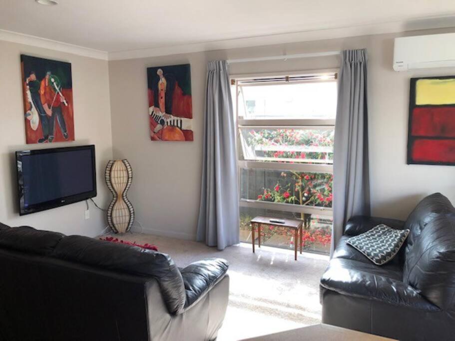 Sunny, Quiet, 2-Bedroom Unit In Fabulous Location! Cambridge Exterior photo